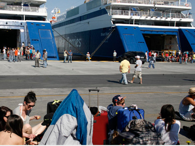 Συνεχίζεται η έξοδος