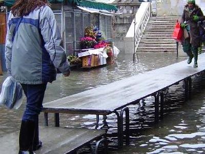 Αποκλεισμένοι 5.500 άνθρωποι λόγω κακοκαιρίας