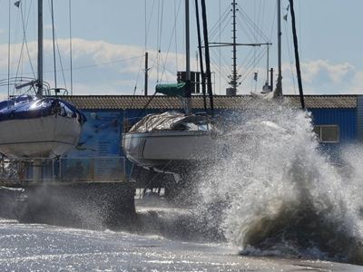 «Ανεμοθύελλες» τα ακτοπλοϊκά δρομολόγια