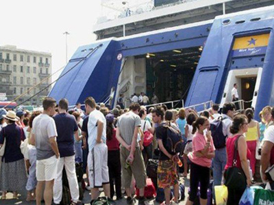 Η ΕΣΕΕ προτείνει ΦΠΑ 6,5% για τα εισιτήρια της ακτοπλοΐας