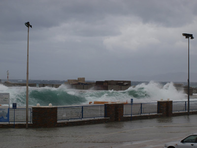 «Φάκα» το λιμάνι της Τήνου