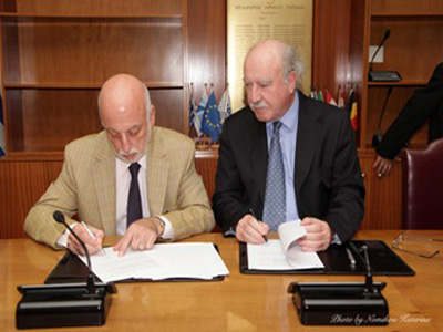 Μνημόνιο συνεργασίας Λιμένα Πειραιά και Λιμένα Απουλία