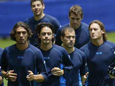 Ποδοσφαιριστές προσφέρουν τις απολαβές τους σε σεισμοπαθείς