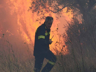Σε εξέλιξη φωτιά κοντά στην Κάντια Ναυπλίου