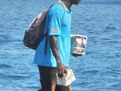 Συνελήφθη με πλαστά cd