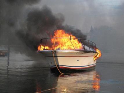 Πυρκαγιά σε σκάφος