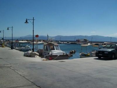 Πτώση οχήματος στο λιμάνι της Αιδηψού