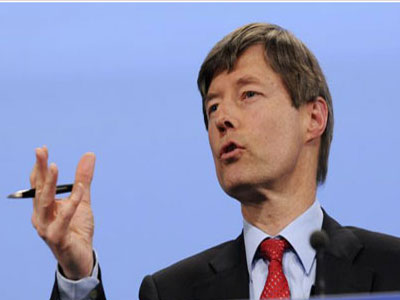 Η τρόικα απαιτεί την ένταξη των ταμείων στον ΕΟΠΠΥ