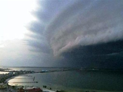 Σε βαρομετρικό χαμηλό υποβαθμίζεται ο τυφώνας «Ισαάκ»