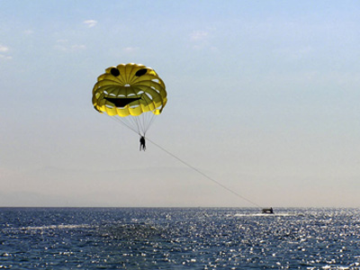 Τραυματισμός σε θαλάσσιο αλεξίπτωτο