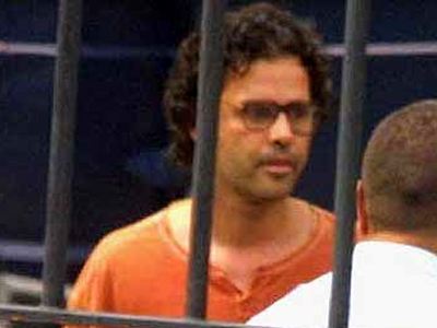 Στα δικαστήρια Πειραιά ο Σάββας Ξηρός