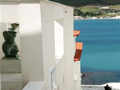 «Προσεγγίζοντας τον σουρεαλισμό» στην Άνδρο