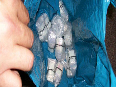 Χωρίς έγγραφα και με πακέτα τσιγάρα