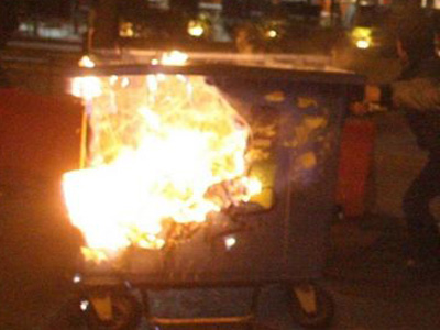 «Μπαράζ» εμπρησμών στη Νίκαια