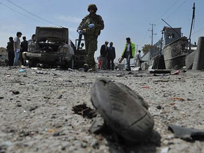 Αυξάνονται οι νεκροί από επίθεση σε βάση του ΝΑΤΟ