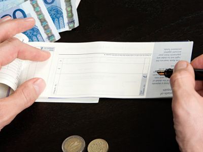 Πάνω από ένα δισ. ευρώ οι ακάλυπτες επιταγές