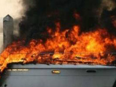 Φωτιά σε θαλαμηγό στη Γλυφάδα