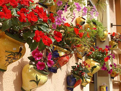 Έφτασαν οι «ιπτάμενες γλάστρες» στον Πειραιά