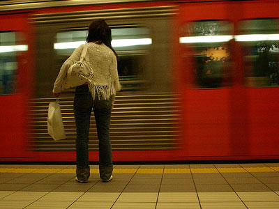 Σπείρες πορτοφολάδων στον ΗΣΑΠ