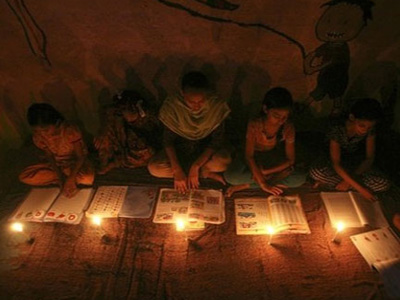 Ινδία: Η μισή χώρα δεν έχει ηλεκτρικό ρεύμα