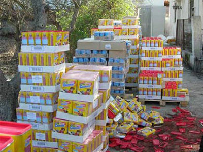 Κατασχέσεις τροφίμων σε καταστήματα στο Πειραιά