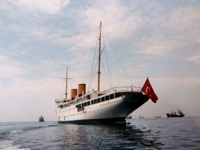 Ερωτικά σκάνδαλα στο γιότ των Καντάφι