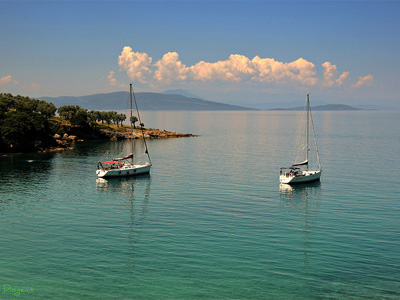 «Κάθισε» σκάφος σε θαλάσσια περιοχή του Παγασητικού Κόλπου