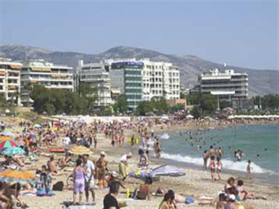 Είχαν «αδειάσει» την παραλία Αλίμου