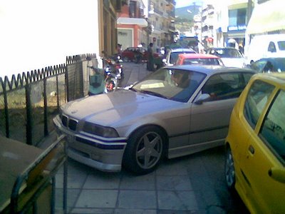 «Κυνήγι» για παράνομο παρκάρισμα στον Πειραιά