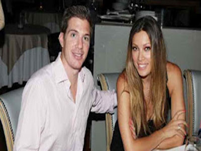 Έχεις και κότερο, πάμε μια βόλτα;…