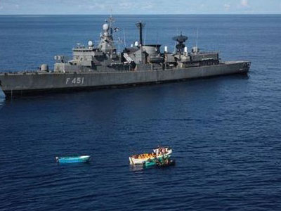 Αεροπορική επίθεση σε Σομαλούς πειρατές