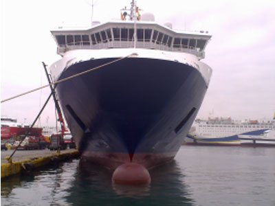 Ομιλος Attica: Βολές για τη μη δρομολόγηση του Blue Star Patmos