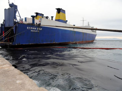 Πρόσκρουση πλοίου με λέμβο στη Σαλαμίνα