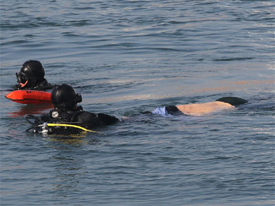 Νεκρός βρέθηκε ο ψαροντουφεκάς στη Σαλαμίνα