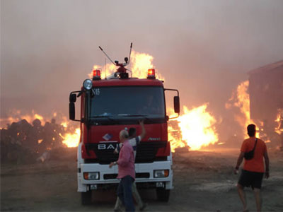 Οι φωτιές «πληθαίνουν» μα τα κονδύλια περικόπτονται
