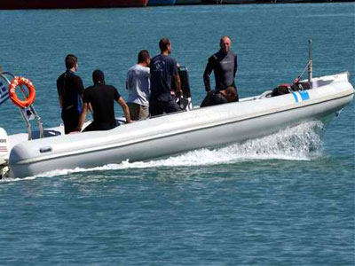 Σκάφος με 3 αλλοδαπούς, ακυβέρνητο