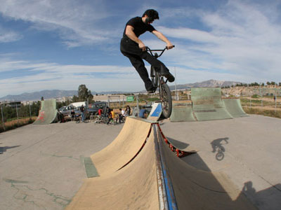 Ένα Skatepark «γεννιέται» στο Πειραιά