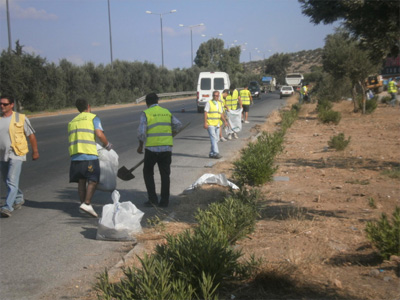 Καθαρισμός στη λεωφόρο Σχιστού