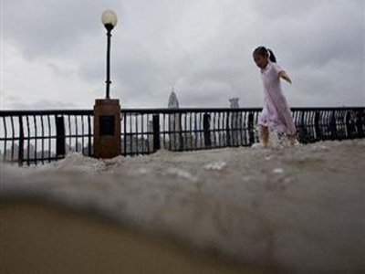 Τουλάχιστον 42 οι νεκροί από τον τυφώνα “Σαόλα”