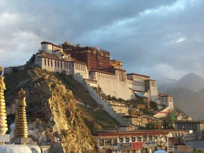 Μοναχοί στο θιβέτ, αυτοπυρπολήθηκαν