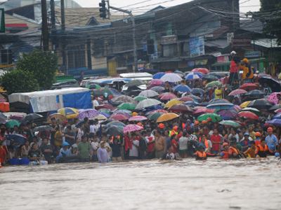 Φιλιππίνες: Το 60% της πρωτεύουσας παραμένει κάτω από το νερό