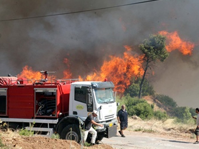 Διακοπή κυκλοφορίας λόγω πυρκαγιάς στο Δομοκό