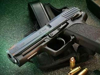 Οπλοστάσιο στο σπίτι υποψηφίου της Χ.Α.