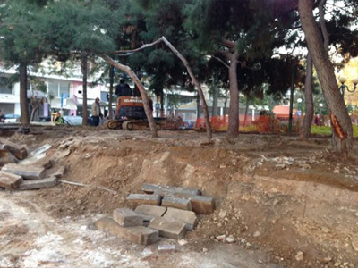 Τι γίνεται με την πλατεία Πηγάδας;