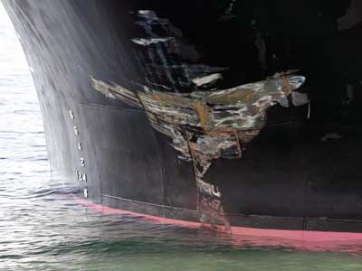 Πρόσκρουση πλοίων στην Ελευσίνα