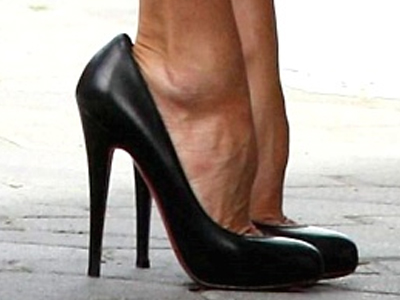 Προσπάθησε να φύγει με τα… παπούτσια