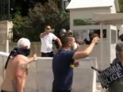 «Ποιεί την νήσσαν» η ΕΛ.ΑΣ.