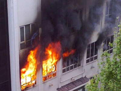 Υπό πλήρη έλεγχο η φωτιά σε πολυκατοικία