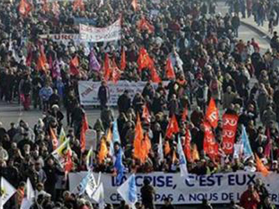 Γαλλία: 340.000 διαδηλωτές στους δρόμους Γαλλία: 340.000 διαδηλωτές στους δρόμους