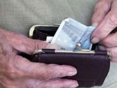 Παρέδωσε γεμάτο πορτοφόλι